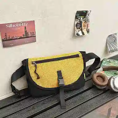 小众设计日常休闲通勤质感胸包运动出行旅行邮差包骑行包小方包 尼龙 斜挎包 男女同款情侣款 多色