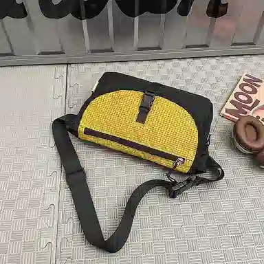 小众设计日常休闲通勤质感胸包运动出行旅行邮差包骑行包小方包 尼龙 斜挎包 男女同款情侣款 多色