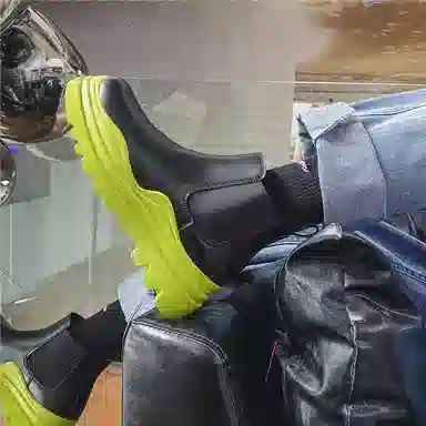 健休 牛剖层革 简约舒适 中筒 马丁靴 男女同款