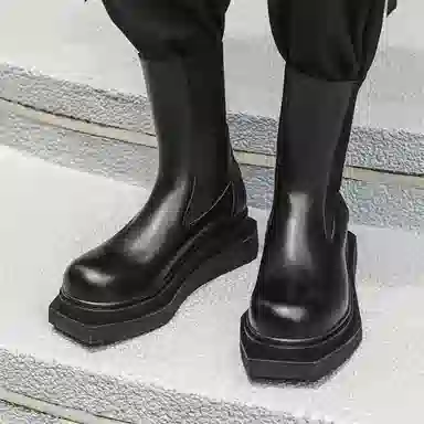 Jianxiu Chelsea Boots Black