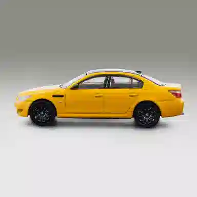 Chiyu 1:64DCT BMW M5 (E60)