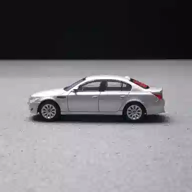 Chiyu 1:64DCT BMW M5 (E60)