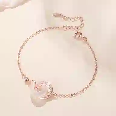 925