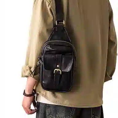 后步 小众复古通勤休闲 植鞣工艺百搭时尚潮牌骑行包 牛皮 胸包 男款 黑色