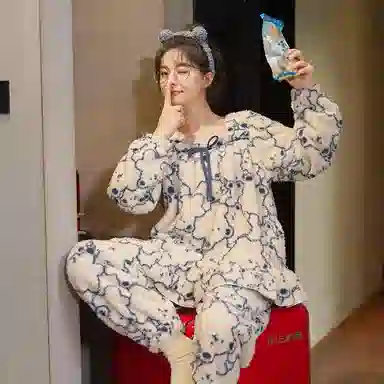 花季的故事 韩版卡通耐磨保暖亲肤透气舒适长袖长裤可外穿家居服睡衣套装 女款 白色