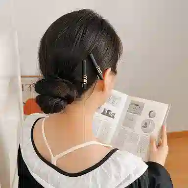 左欧 精致轻奢前额刘海夹简约休闲黑金字母侧边发夹无痕碎发 边夹 女款