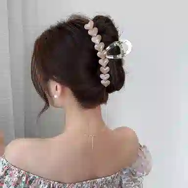 左欧 超大号爱心 高级感发量多头发 亚克力 发夹 女款