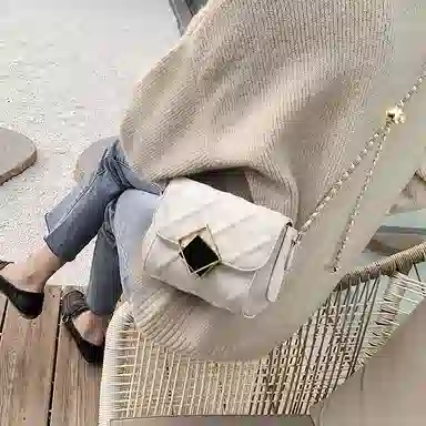 PT'SON Quilted Chain Bag Black/Off-White