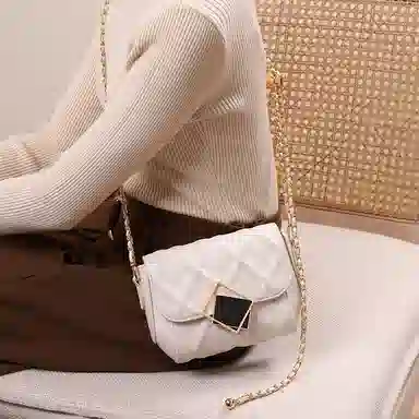 PT'SON Quilted Chain Bag Black/Off-White