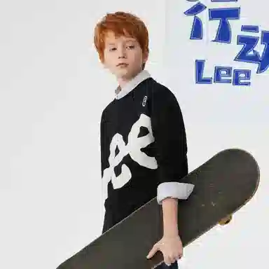 Lee T