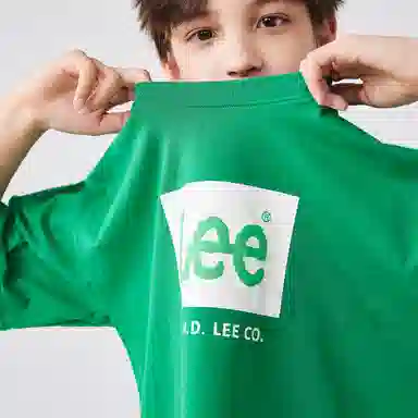 Lee T