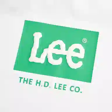 Lee T
