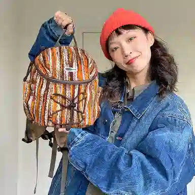 SUMAYZOY Scone Knit Backpack Soil Chestnut Monet Blue