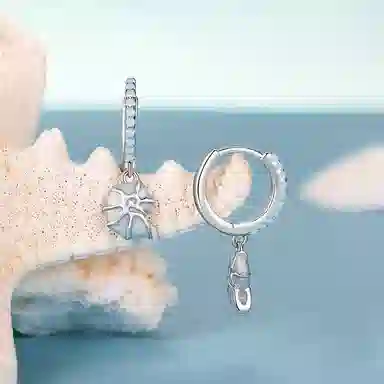 925