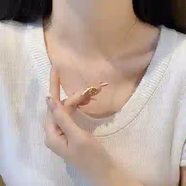 S925