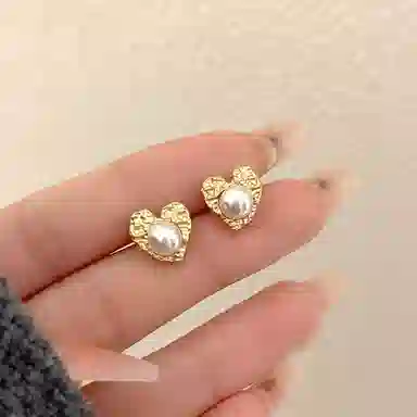 亲喜 小众流行不规则捶打面设计 复古爱心温柔法式浪漫复古轻奢 合金 耳钉 女款