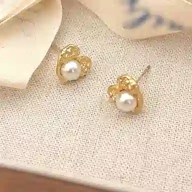 亲喜 小众流行不规则捶打面设计 复古爱心温柔法式浪漫复古轻奢 合金 耳钉 女款