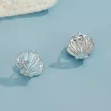 925