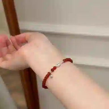 亲喜 小鱼可爱复古年年有鱼设计感小众小清新古风新中式温柔百搭叠戴串珠 玛瑙 手串 女款