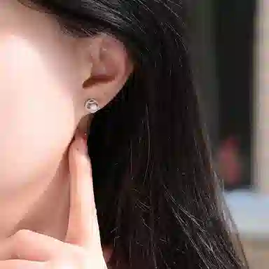 999