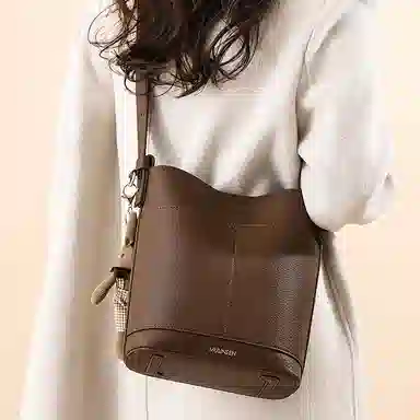 木林森 复古轻奢通勤休闲百搭 合成革 单肩包手提包水桶包 常规 女款 焦糖色/橄榄色/黑色