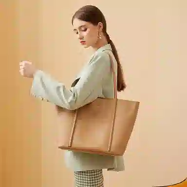 Carnival Keep Tote