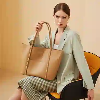 Carnival Keep Tote