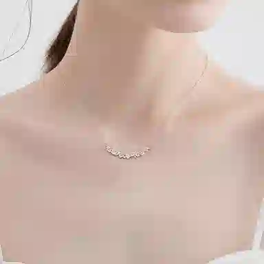925