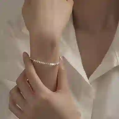 QUIET LOVE