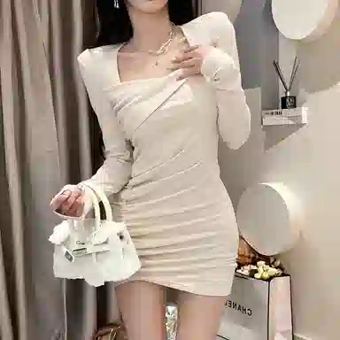 桴生 纯欲法式辣妹风修身方领褶皱高级感显瘦包臀短裙长袖连衣裙 女款
