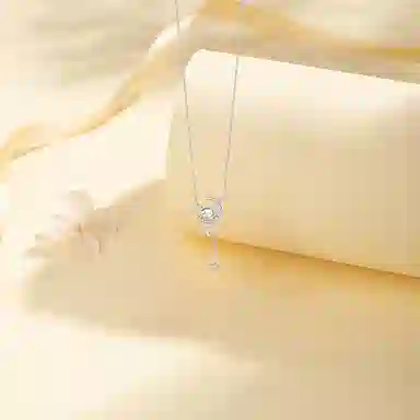 【纯银999】 六桂福珠宝 月亮小熊 小众设计经典百搭学生日常简约高级感精致轻奢极简通勤温柔气质可调节锁骨链 足银 项链 女款