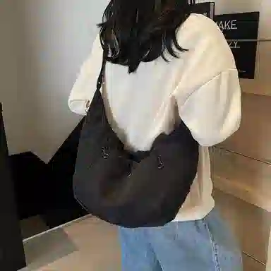 班亚奴 小众时尚高级感简约百搭 布 单肩包 男女同款情侣款 多色