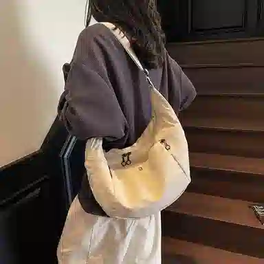 班亚奴 小众时尚高级感简约百搭 布 单肩包 男女同款情侣款 多色