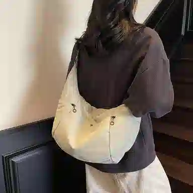 班亚奴 小众时尚高级感简约百搭 布 单肩包 男女同款情侣款 多色