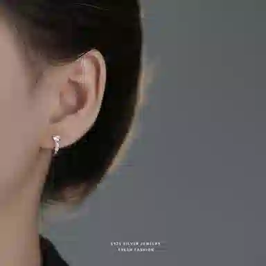 S925
