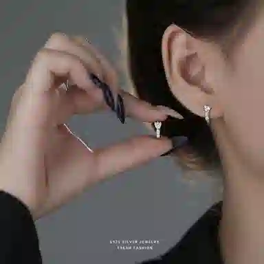 S925