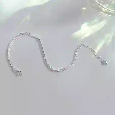 925