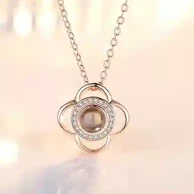 925