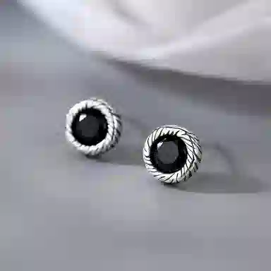 S925