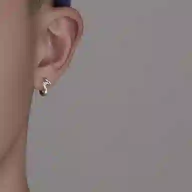 S925