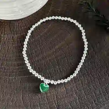 925