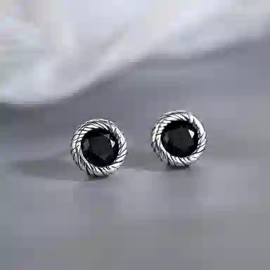 S925