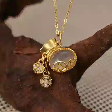 925