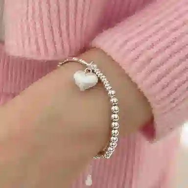 925