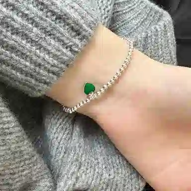 925