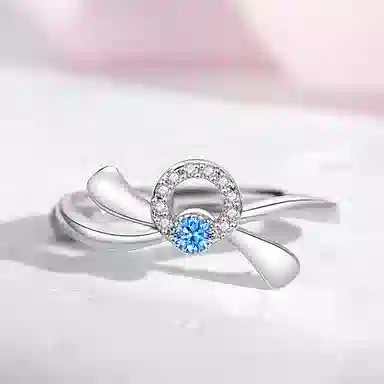 925