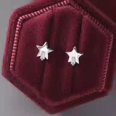 925