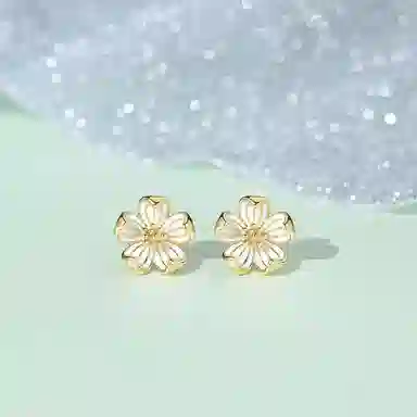 925