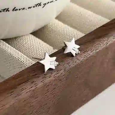 925