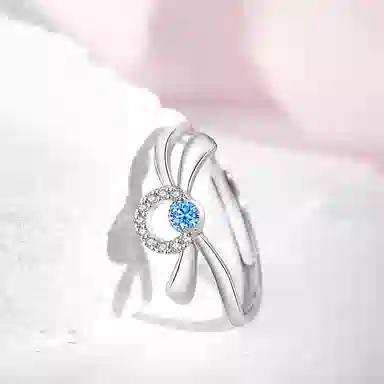 925